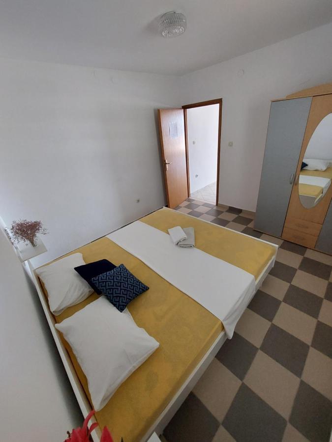 Apartments Markulincic Novalja Exterior photo